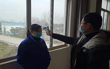 勇挑重担？？？够餍鹿 众志成城维护水洁